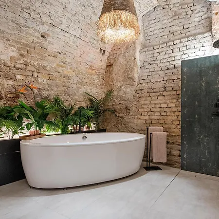 Aura Apartment